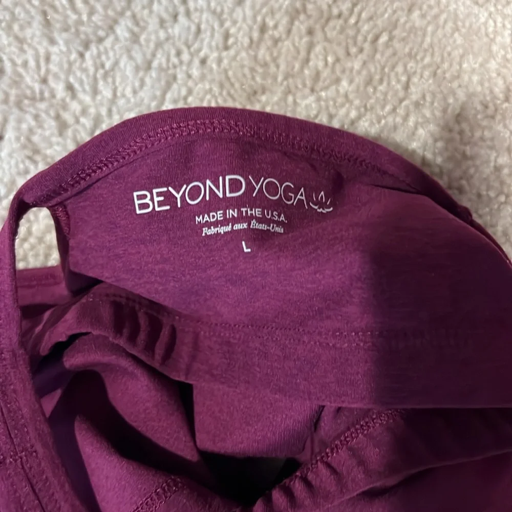 Beyond yoga top 
Size L - Picture 3 of 3